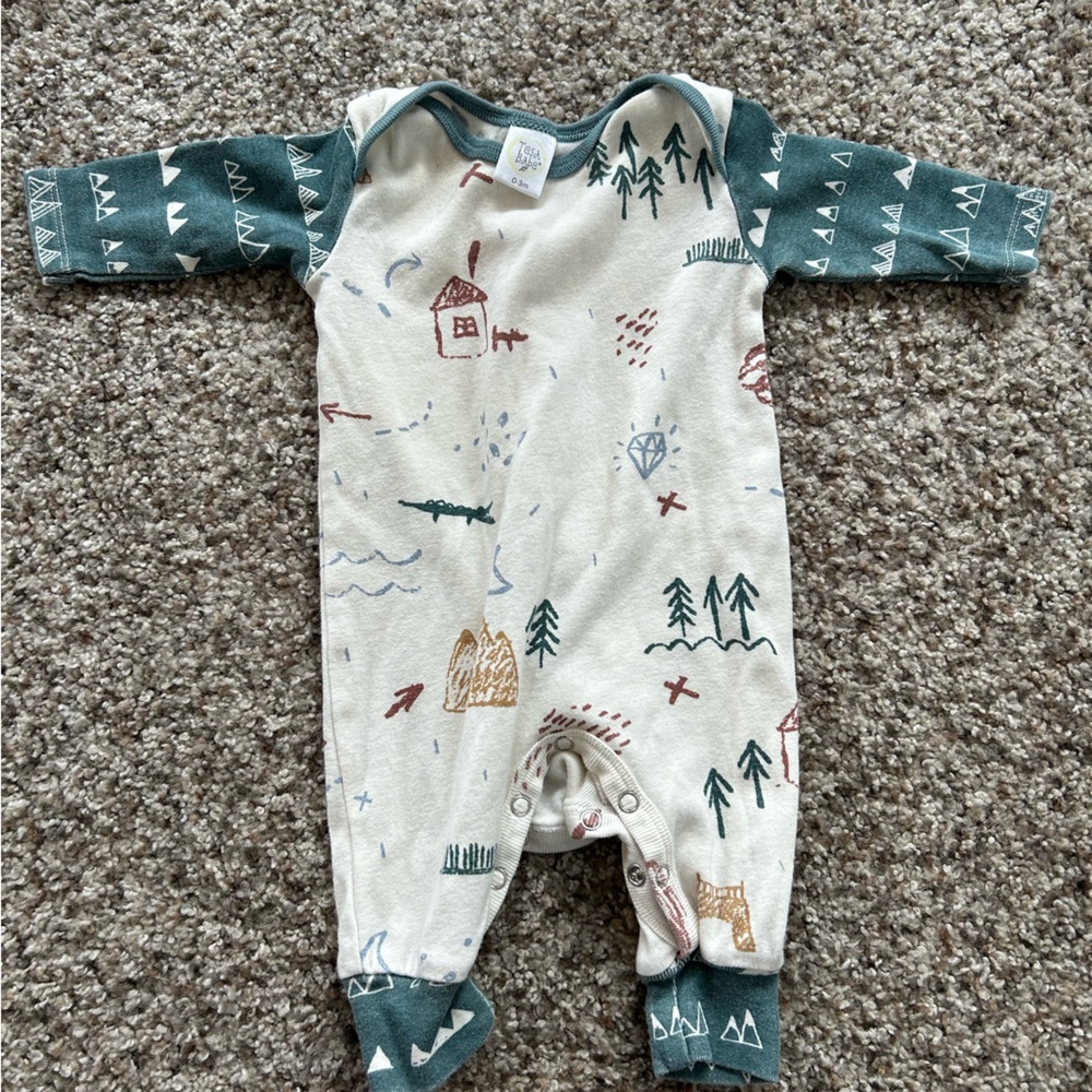 Tess Babe 0-3 month One Piece with Outdoor Print